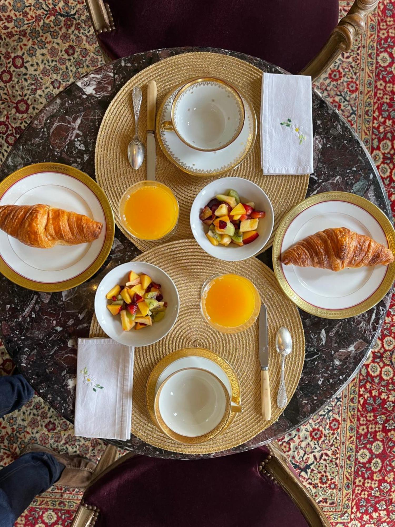ファレーズ Castel Saint-Leonard Bed & Breakfast エクステリア 写真