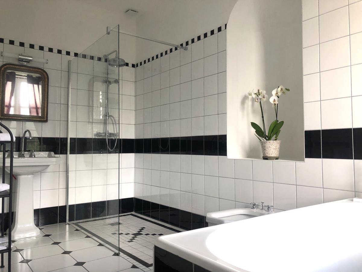 ファレーズ Castel Saint-Leonard Bed & Breakfast エクステリア 写真