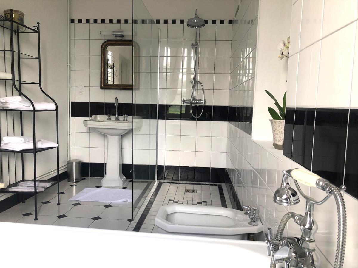 ファレーズ Castel Saint-Leonard Bed & Breakfast エクステリア 写真