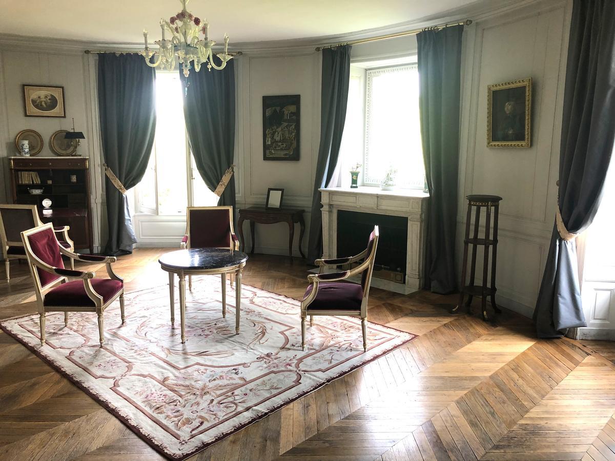 ファレーズ Castel Saint-Leonard Bed & Breakfast エクステリア 写真