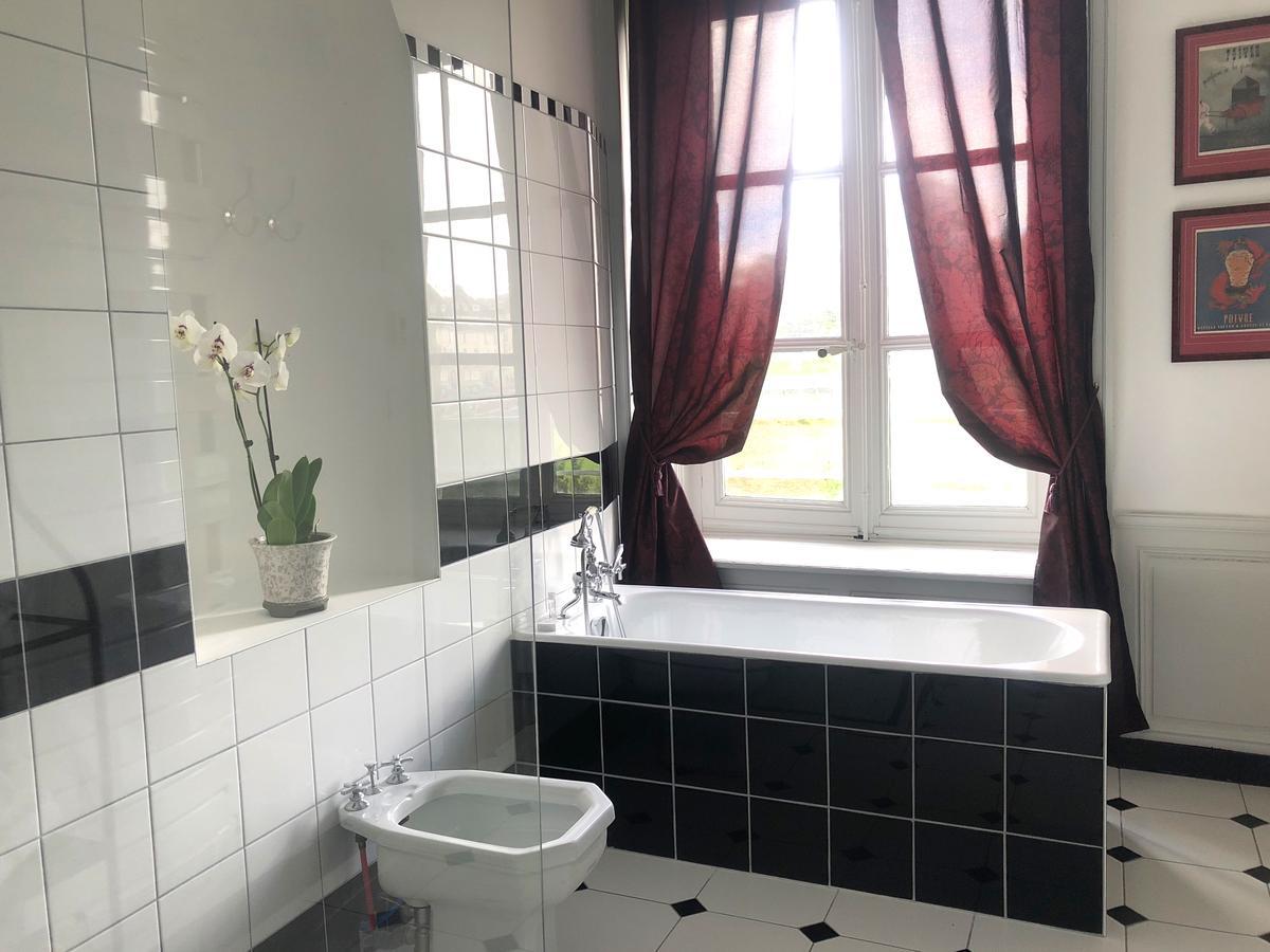ファレーズ Castel Saint-Leonard Bed & Breakfast エクステリア 写真