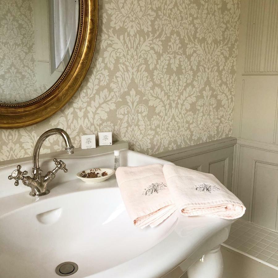 ファレーズ Castel Saint-Leonard Bed & Breakfast エクステリア 写真